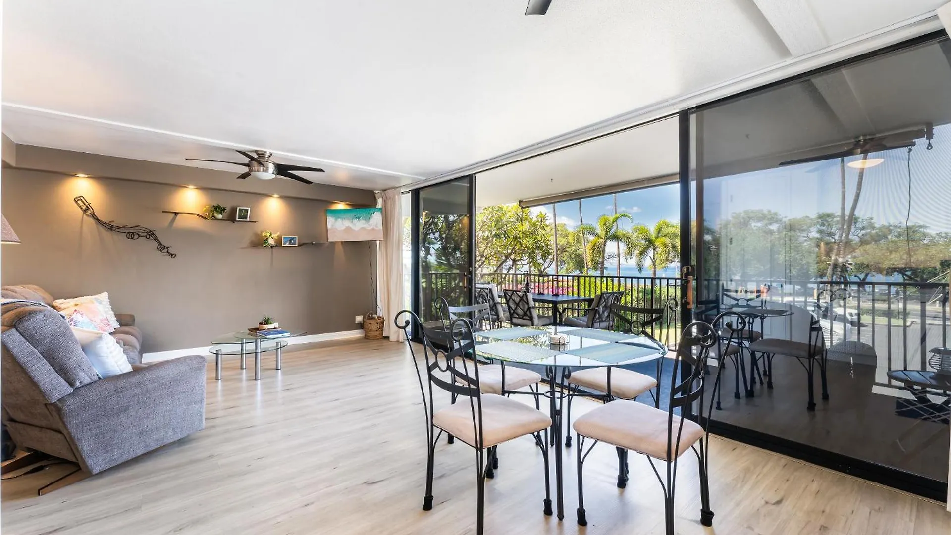 Beautiful Oceanview, Great Location Across The Beach Wailea  Apartment